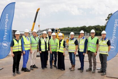 Gruppenbild der Besichtigung der Dükerung des Dortmund-Ems-Kanals für die Wasserstoffleitung Coesfeld-Rinkerode